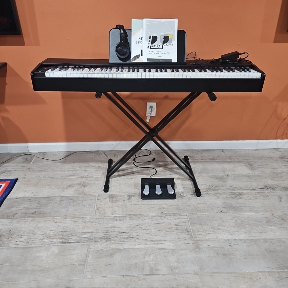 Digital Piano Keyboard with Stand - Black